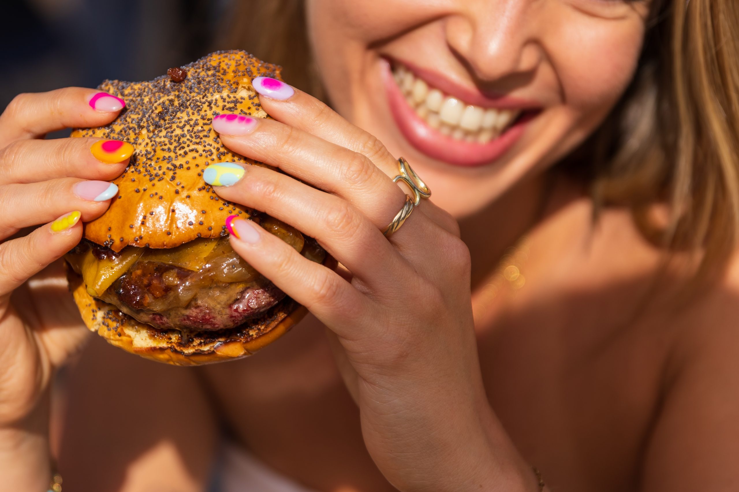 hamburguesa-melosa-chuleton-felicidad-madurado-vital-restaurante-las-palmas-cclasarenas-gc-terraza